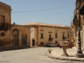 40-PALAZZO-PANITTERI-sul-fondo-del-Largo-San-Michele-DSC_1449
