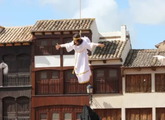 La Bajada del Ángel di Peñafiel